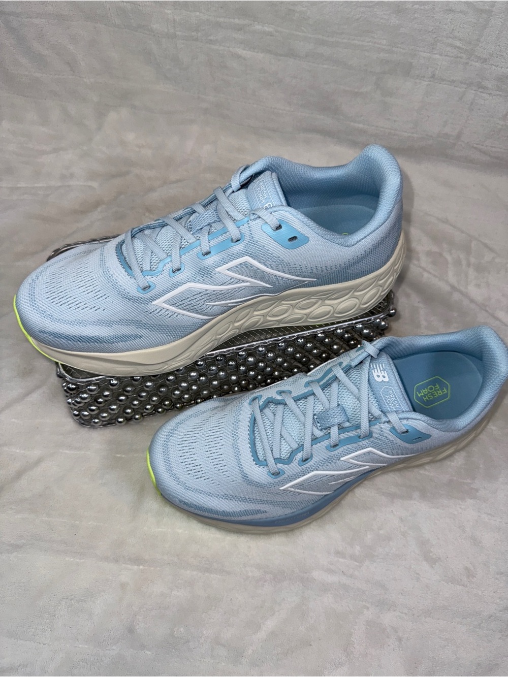 New Balance 680v8 Sneakers 👟💙 Women’s 9.5 or 8 Men’s Light Blue W680LT8 NEW - Picture 3 of 13